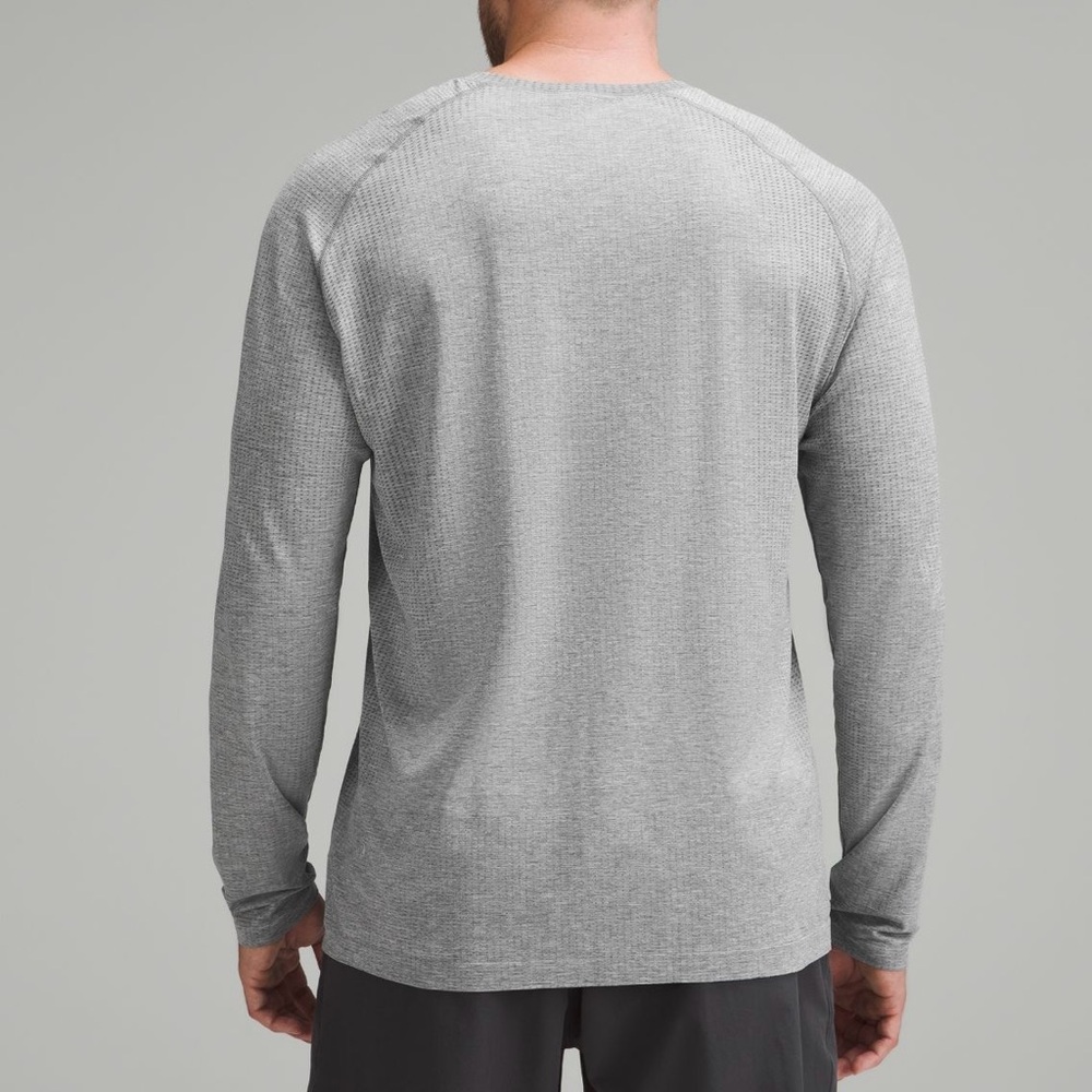 Men’s Large Metal Grey Lululemon Longsleeve